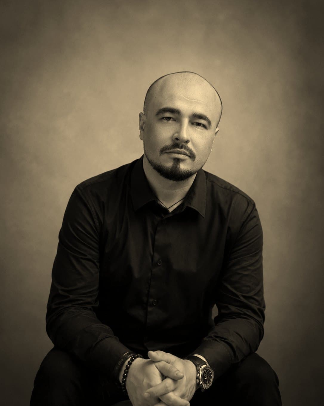 Дмитрий Кременев — автор и ведущий клуба «Человеку нужен человек», практикующий психолог, член Профессиональной Ассоциации Психологов, автор телеграм-канала «Инсайты», выпускник Калининградского Института Психологии